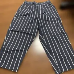 ネイビーとホワイトのストライプカジュアルパンツ