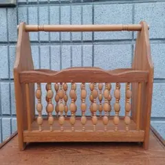 木製マガジンラック ビーズ装飾付き