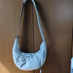 adidas グレー ショルダーバッグ