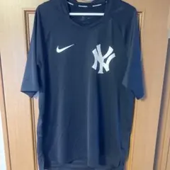 ニューヨークヤンキースTシャツ　ブラック