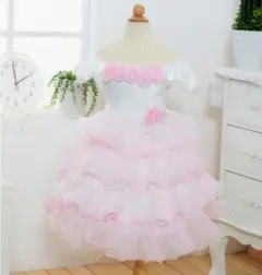 フリル付きピンクドレス