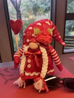 プレゼントに最適？高さ約45cmのHeart FMロゴ入りクリスマスドール！