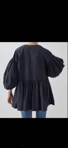 新品 人気 BEARDSLEY ペプラムジップシャツブルゾン　ブラックのサムネイル