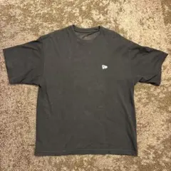 NEW ERA Tシャツ ブラック バックロゴのサムネイル
