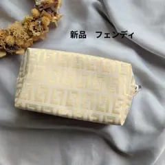 FENDI フェンディ　ズッカ柄 ポーチ ベージュ　ノベルティのサムネイル