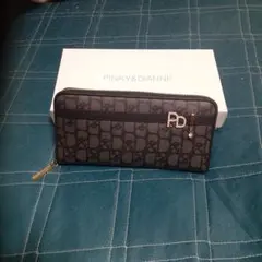 PINKY&DIANNE ブラック ジッパー式長財布