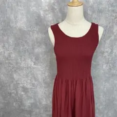 スリーブレスロングワンピース シャーリングトップス お花模様刺繍 ワイン色