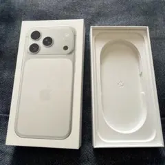 Apple iPhone 17Pro 空箱のサムネイル