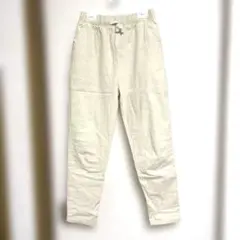 ベージュ ストレートパンツ 9分丈　チノパンツ　ウエストゴム　ストレッチ