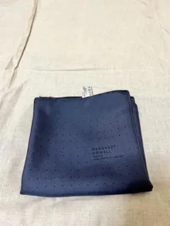 MARGARET HOWELL ネイビー ドット柄 スカーフ　シルク