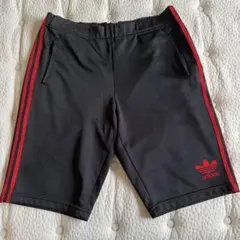 adidas Originals ショートパンツ ブラック レッドのサムネイル