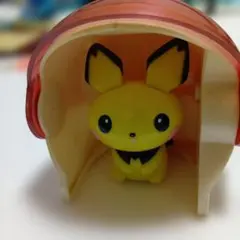 ピカチュウ フィギュア ケース付き