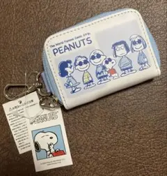 新品 PEANUTS スヌーピー スマートキーケース 車・家の鍵入れ
