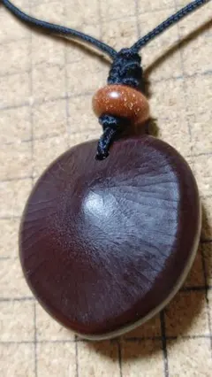 石垣島産藻玉モダマ　天然石 紐ドイツ製黒1m使用ネックレス