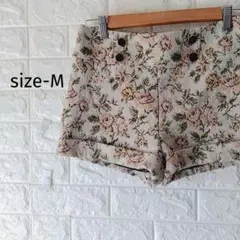 き*こ様 300円〜期間限定セール！ゴブラン織り花柄ショートパンツ 美品　М