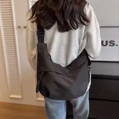 男女兼用　ショルダーバッグ　サコッシュ　ブラック　新品未使用