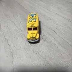 トミカ ディズニー いすゞ（ISUZU）ボンネットタイプバス ジーニー