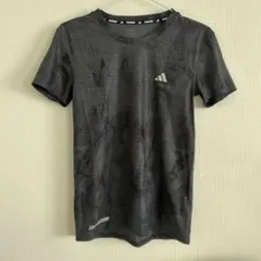 adidas 黒Tシャツ