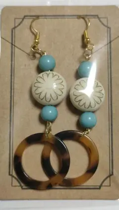 フラワーパターン ピアス