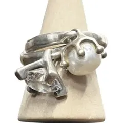 Item thumbnail for item c30cd74e-7b76-44a9-8d70-b958faef2047