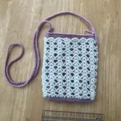 かぎ針編みポシェット ホワイトとベリー