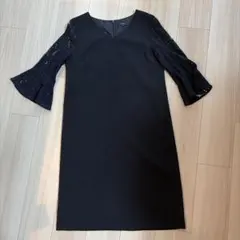 黒のレースフレアスリーブワンピース