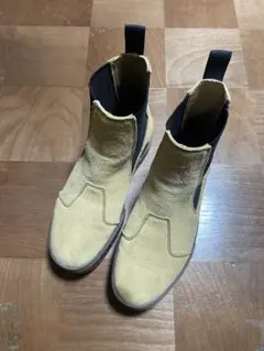 PUMA サイドゴアブーツ ベージュ