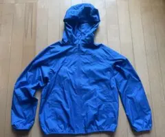 ユニクロ　ポケッタブルパーカー　150cm ブルー　ウィンドブレーカー