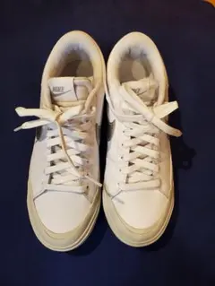 NIKE ナイキ　COURT LEGACY LIFT コート レガシー リフト