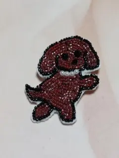 トイプードルのビーズ刺繍ブローチ　ハンドメイド
