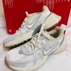 【新品】W NIKE V2K RUN ウィメンズ ナイキ スニーカー