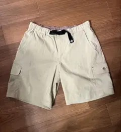Columbia ベージュ ショートパンツ