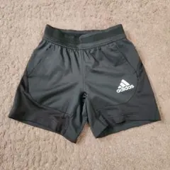 adidas ハーフパンツ  黒 130cm