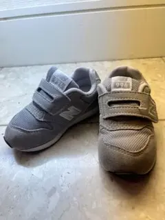 ニューバランス IZ996 グレー 13.5cm ベビーシューズ