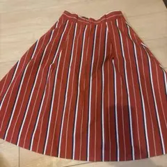 赤と白のストライプ フレアスカート