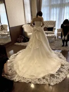 ウェディングドレス　レース装飾 Aライン