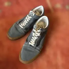 グレー スエード カジュアルスニーカー　ヴァンズ