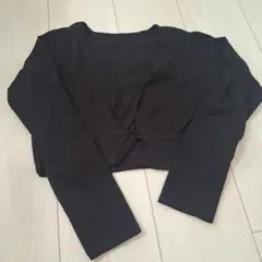 黒い長袖クロップドトップスのサムネイル