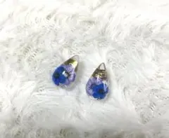 水滴型 紫、青い花(ドライフラワー)レジンピアス