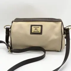 バーバリーブルーレーベル　ロゴプレート　キャンバス　ショルダーバッグ　肩掛け