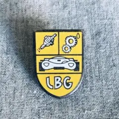ピンバッジ　32410 車 紋章 ヴィンテージ　ピンズ ピンバッチ pins