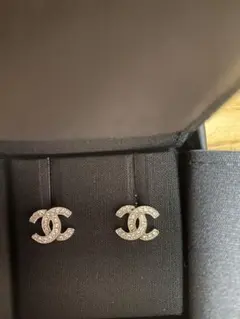 CHANEL シャネル ココマーク ピアス シルバーカラーのサムネイル