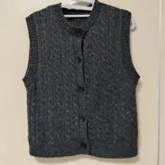 無印良品　アンデスウールを使ったベスト　M　チャコールグレー　ケーブル編み