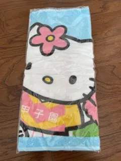サンリオ ハローキティ プチタオル いちご新聞 - メルカリ
