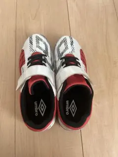 Umbro はばひろソフトサッカーシューズ ホワイト/レッド　21センチ