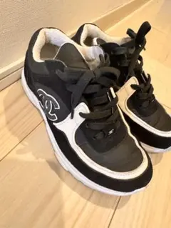 CHANEL スニーカーのサムネイル