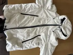 ホワイトナイロンジャケット フード付き