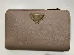 プラダ PARADA サフィアーノ レザー 二つ折り財布 ベージュ