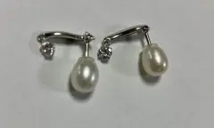 新品未使用　ピアス　パールとクリスタルのフックピアス