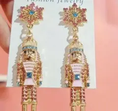 クリスマス限定くるみ割り人形デザイン ピアス